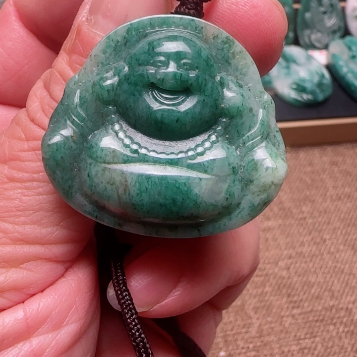 二***工独山玉未镶嵌颈饰