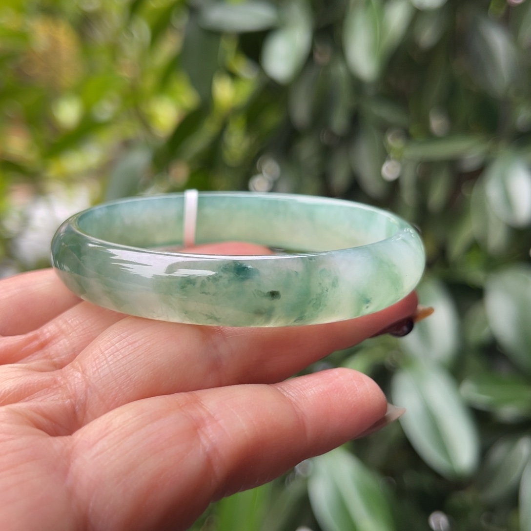 翡翠未镶嵌手镯56贵妃