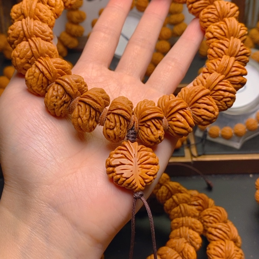 【闪购商品】桃核手串龙文桃核