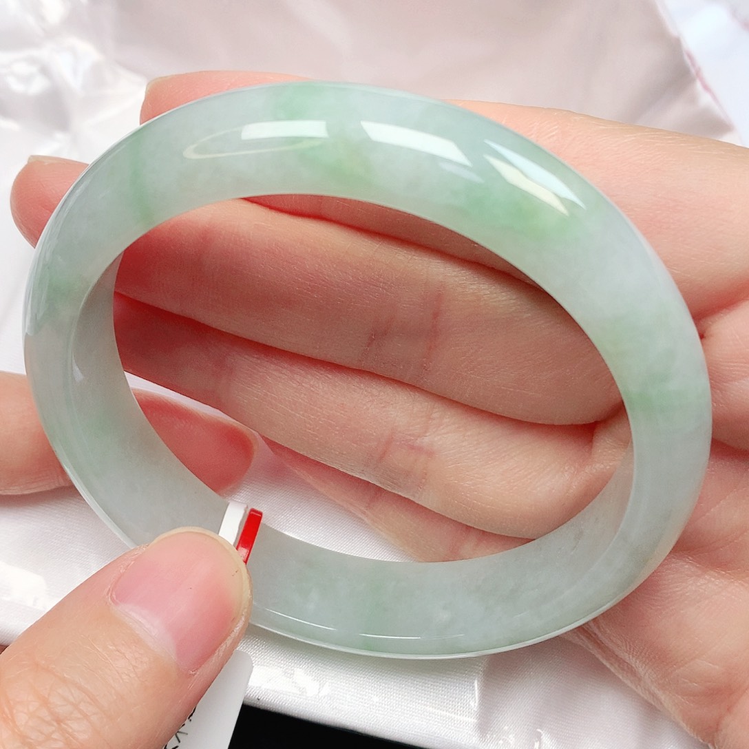 翡翠手镯未镶嵌抖音522