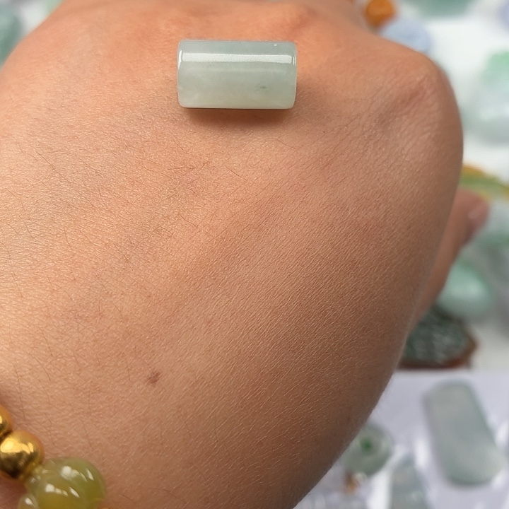 翡翠未镶嵌颈饰纯A