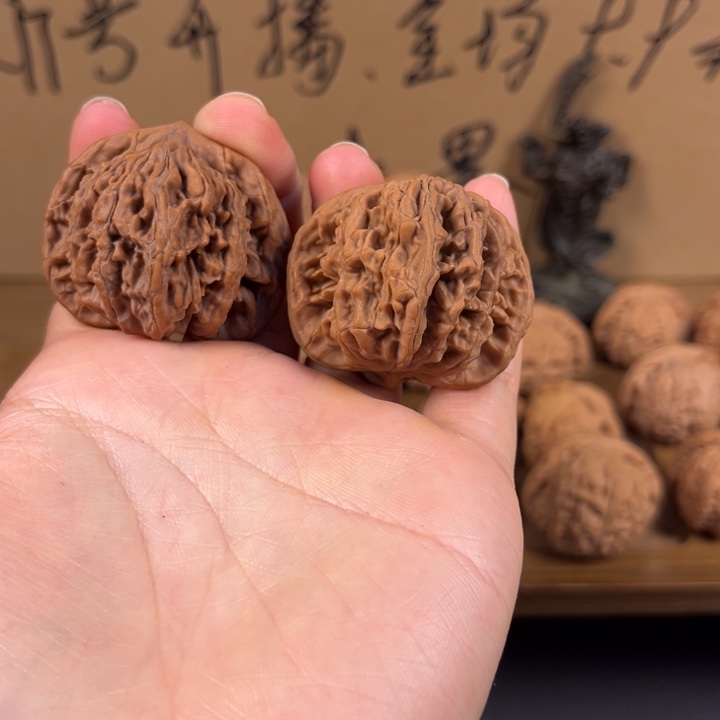 文玩核桃把件虎头