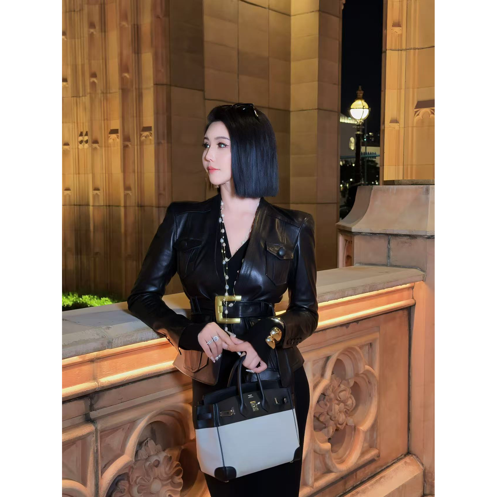 DIYI【巴黎日记】黑紫白杏粉五色亮面口袋腰带金扣皮衣SY13963