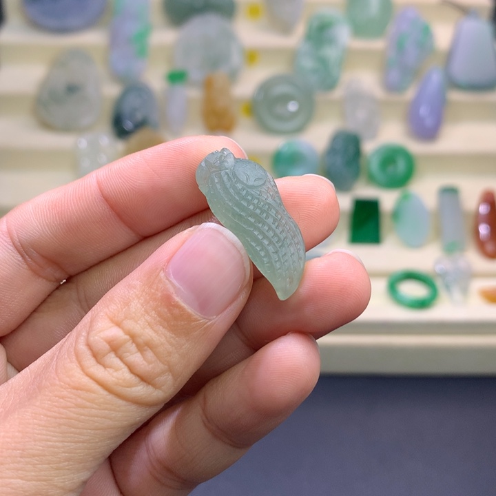 定制翡翠未镶嵌花生