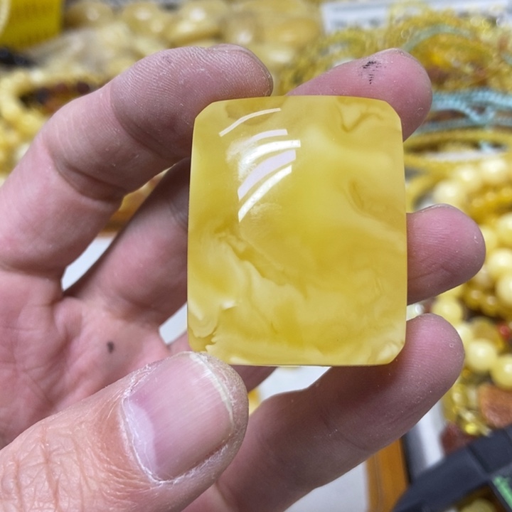 蜜蜡未镶嵌裸石吊坠