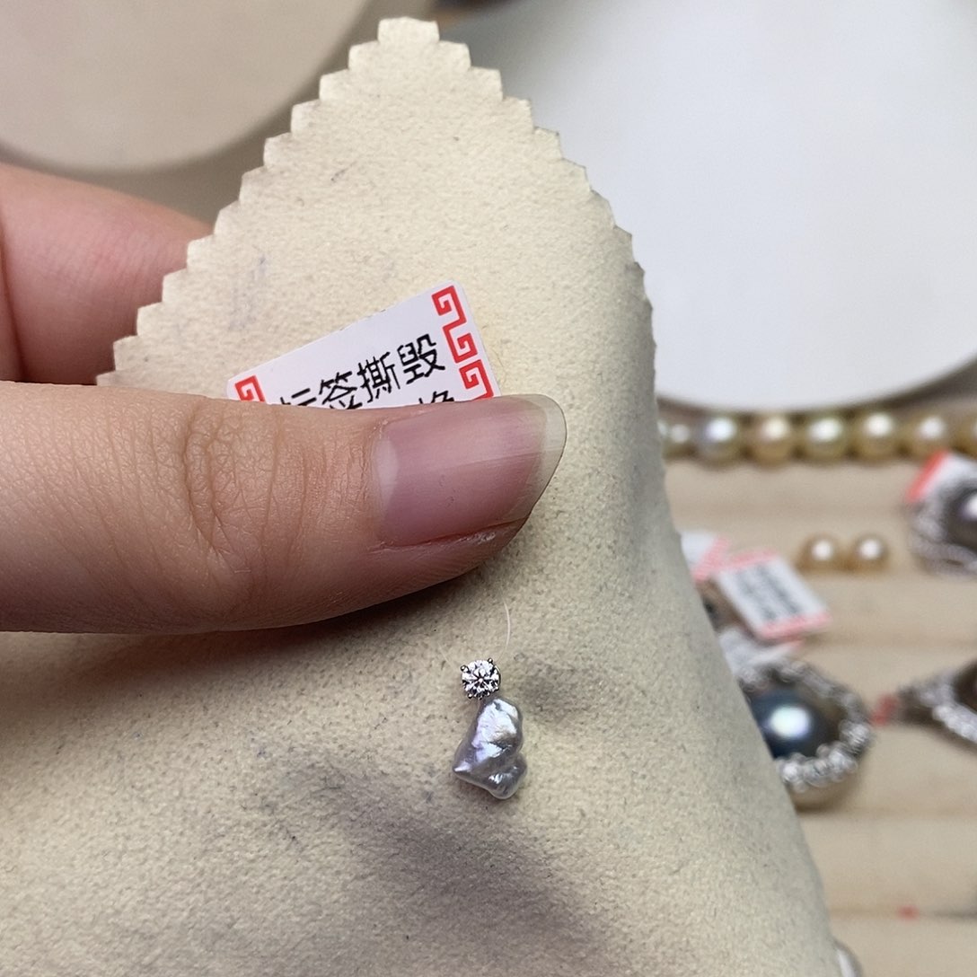 海水珍珠颈饰18K金镶嵌