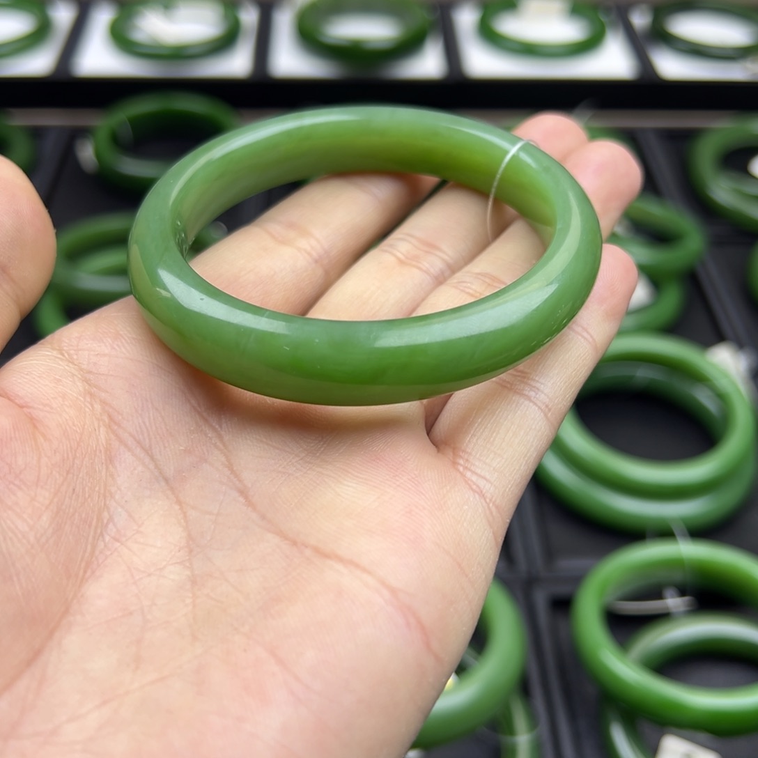 和田玉（碧玉）未镶嵌手镯57.58