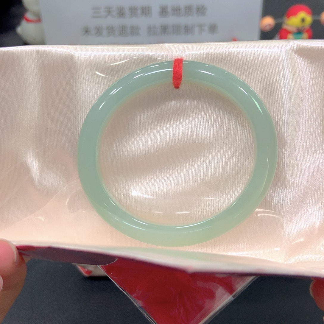 翡翠未镶嵌手镯53贵妃