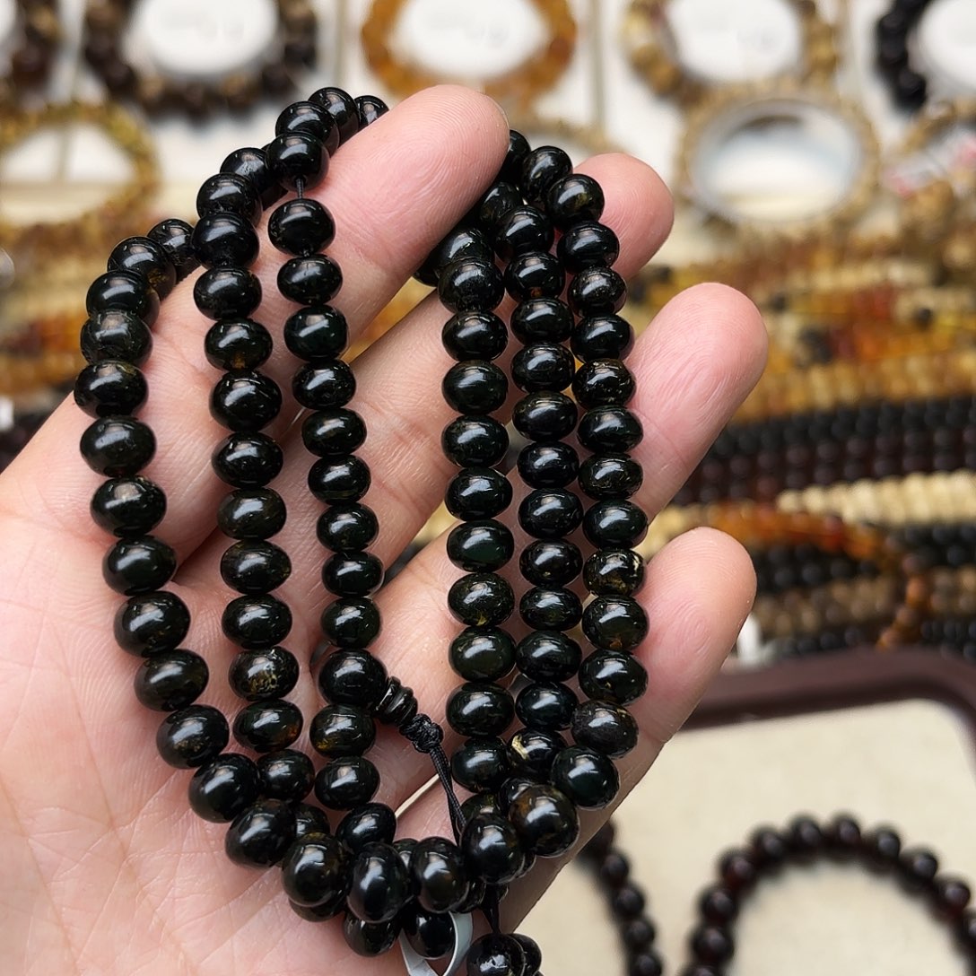 琥珀未镶嵌裸石七