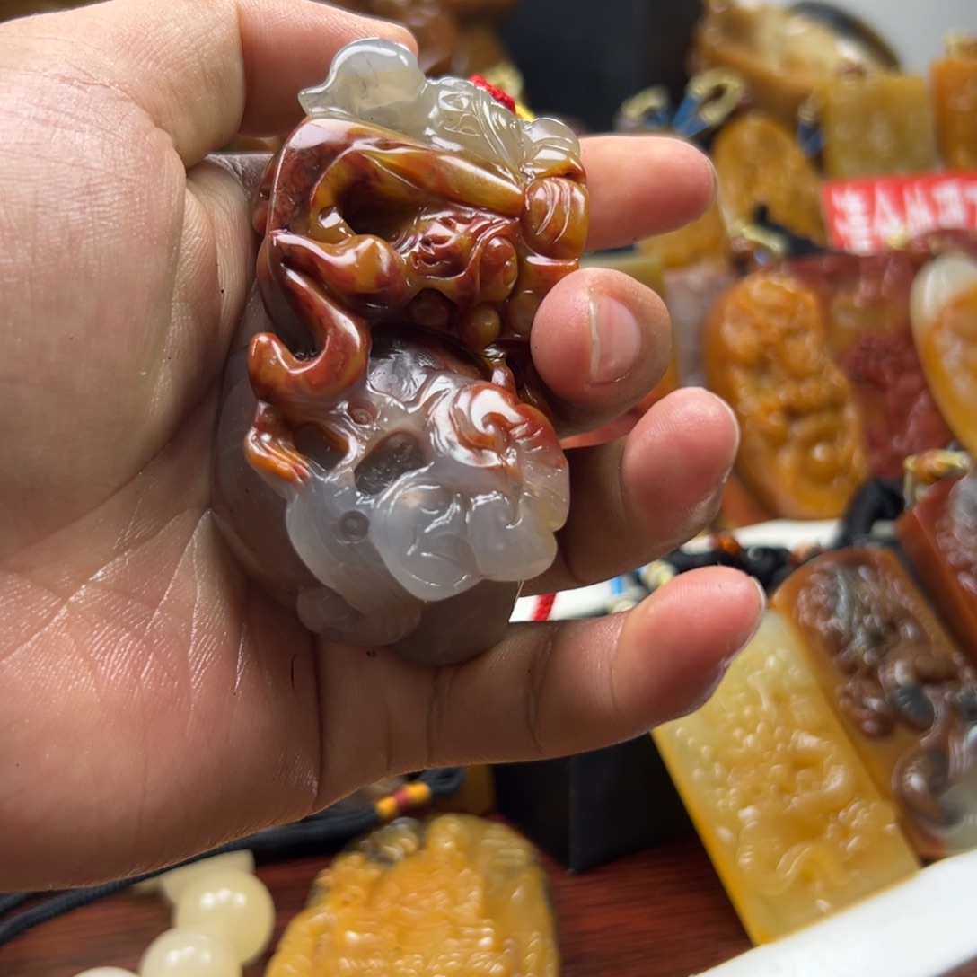 石英质玉（黄龙玉）未镶嵌黄龙玉