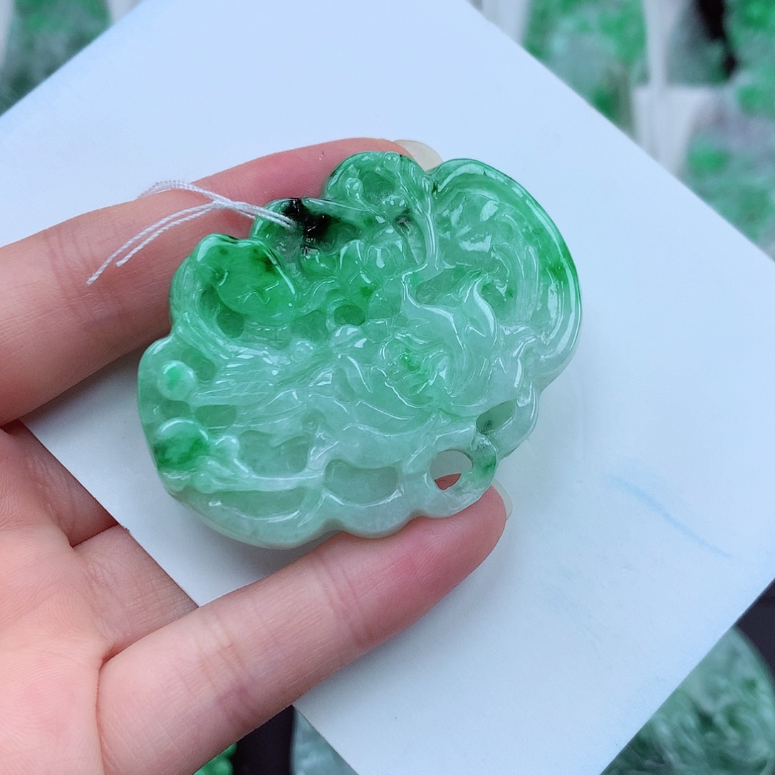 翡翠颈饰未镶嵌翡翠吊坠