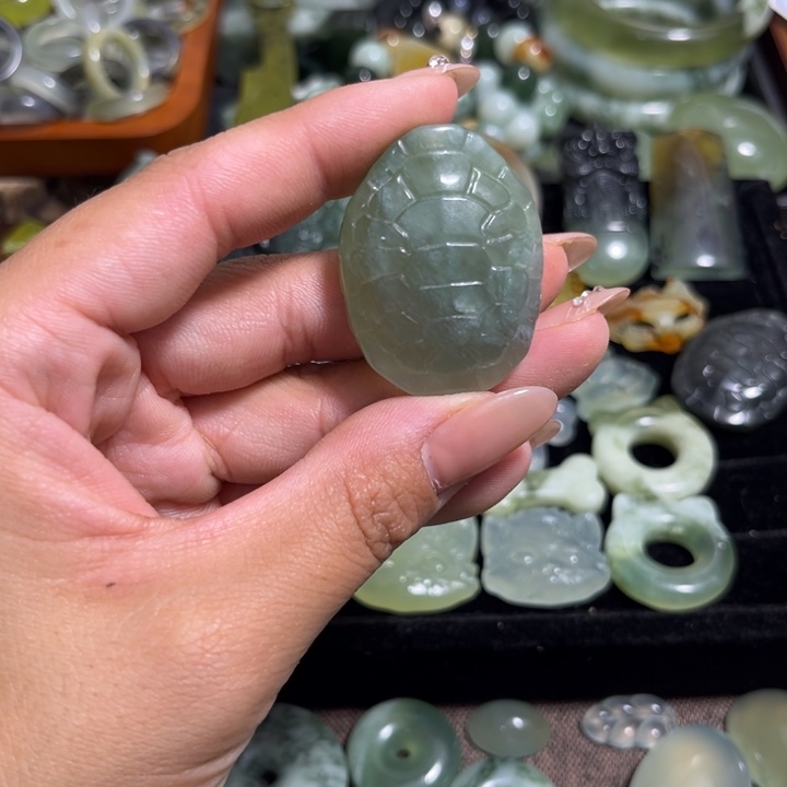 合金蛇纹石玉颈饰