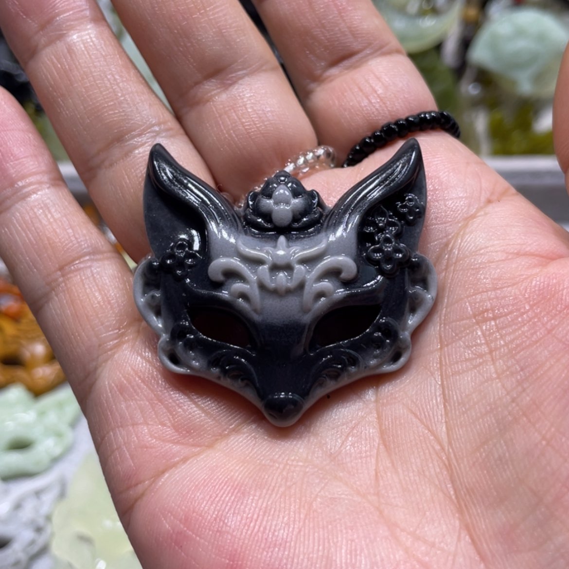 【闪购商品】蛇纹石玉颈饰未镶嵌℡****༄62手牌