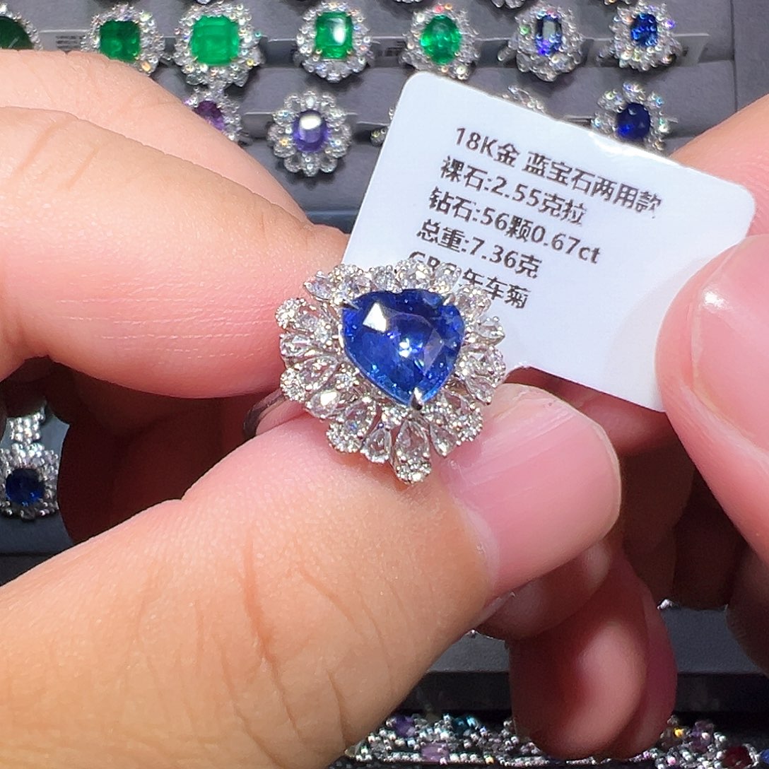 戒指18K金镶嵌蓝宝石