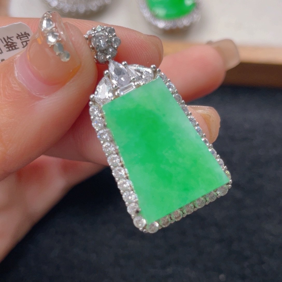 翡翠颈饰银S925镶嵌n m n n m