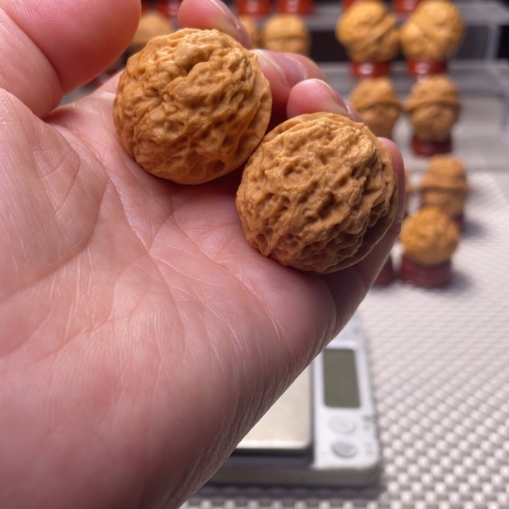 文玩核桃把件16火焰绣球