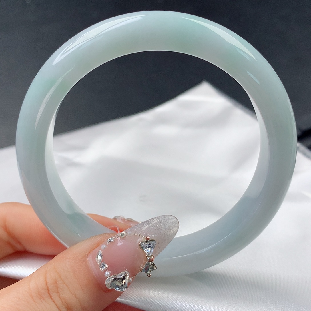 翡翠手镯未镶嵌81正60