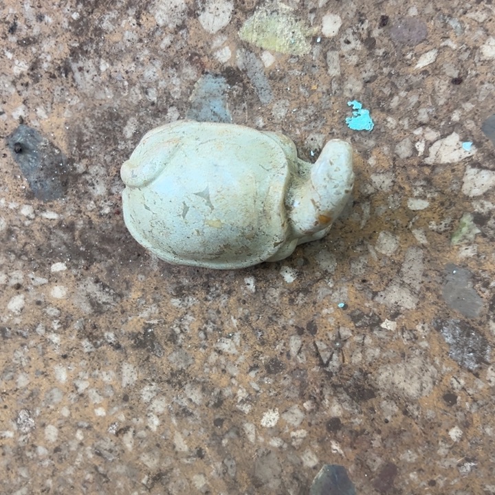 沧***粟和田玉（黄玉）未镶嵌把件