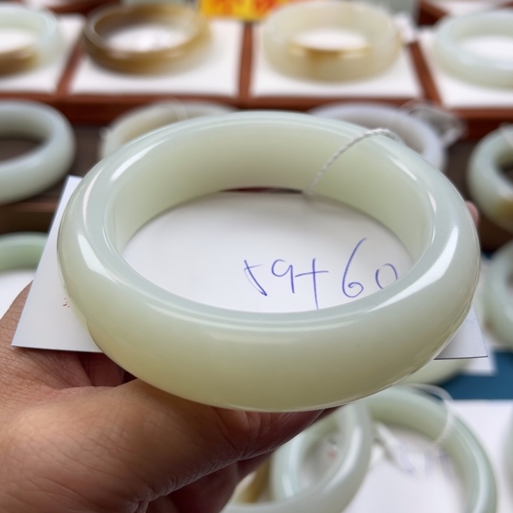 和田玉未镶嵌手镯晏*