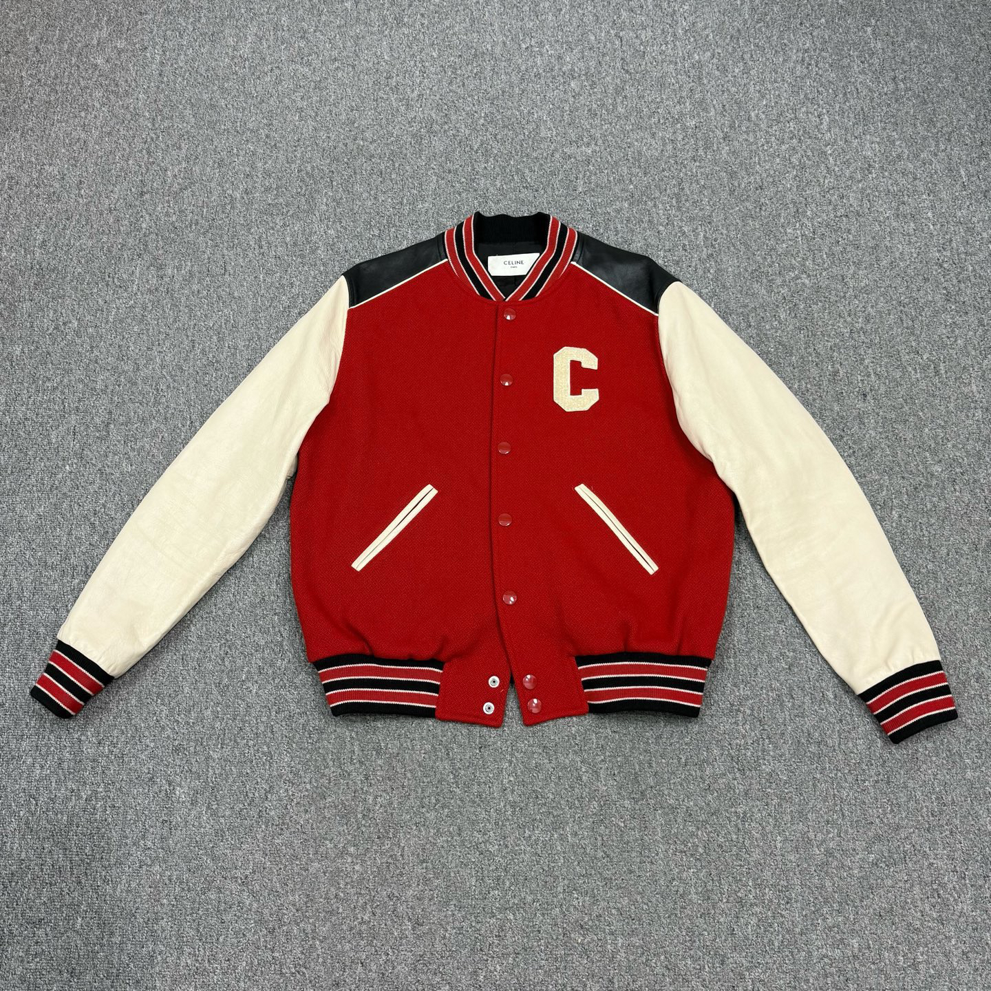 95新 Celine/思琳 17411062前后刺绣字母C红色皮袖棒球服外套50码