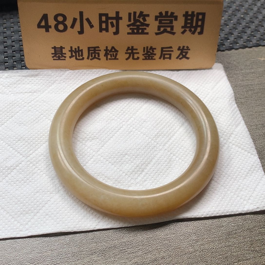 颈饰未镶嵌和田玉（糖玉）56.6圆条