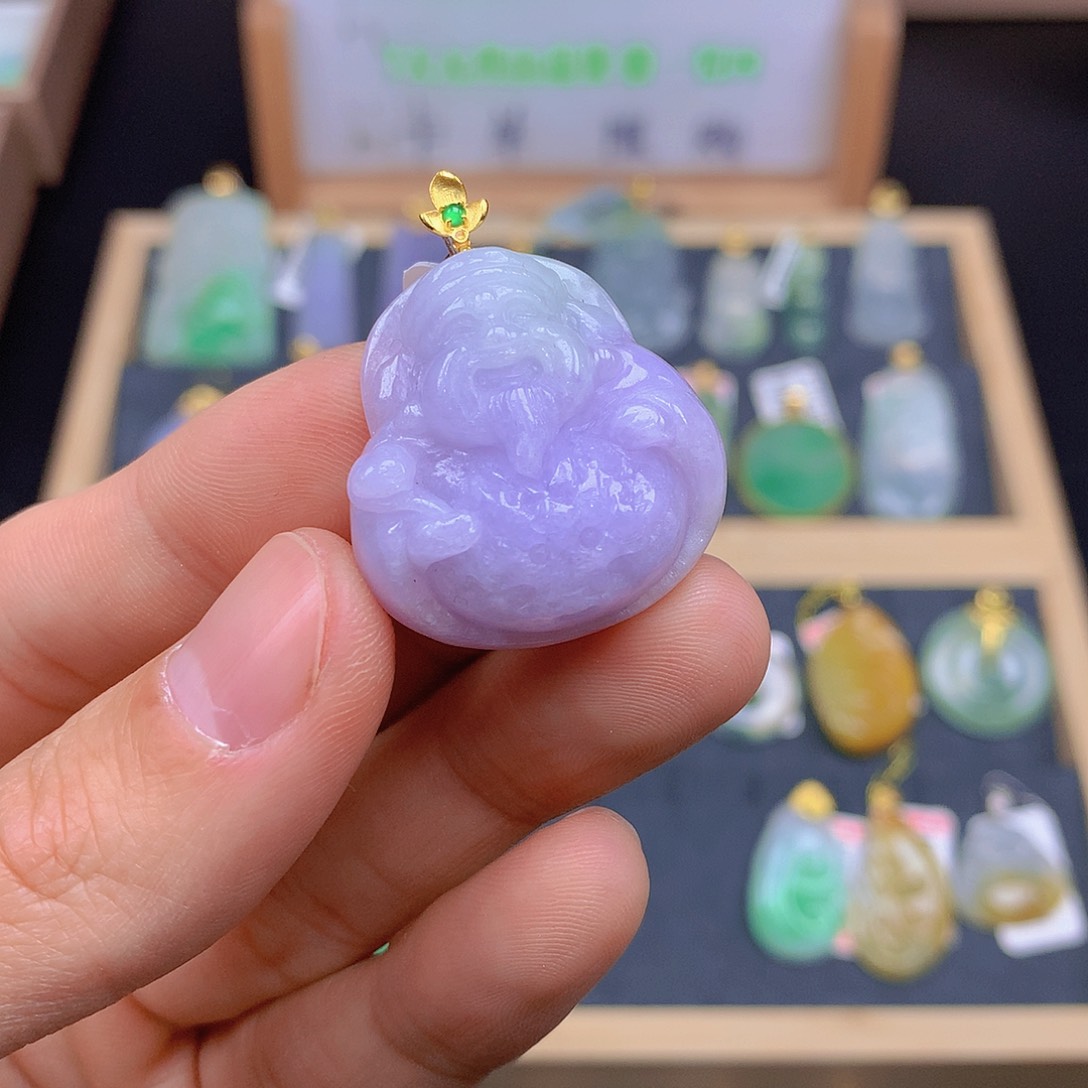 翡翠颈饰18K金镶嵌翡翠