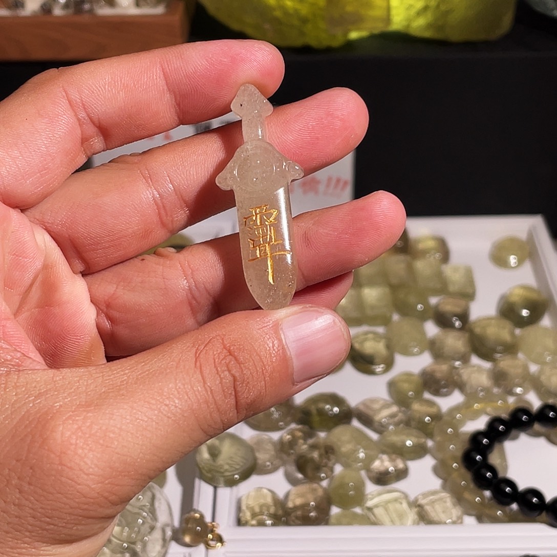 玻璃非金属利比亚玻璃陨