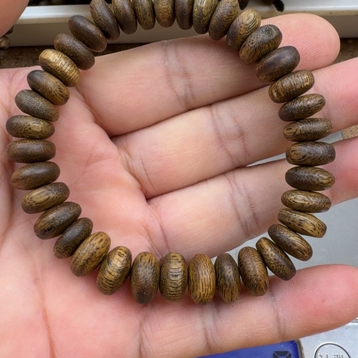 走***回沉香手串乌身手串8克加