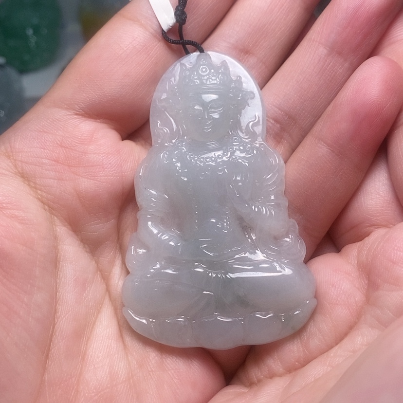 【闪购商品】翡翠未镶嵌颈饰。