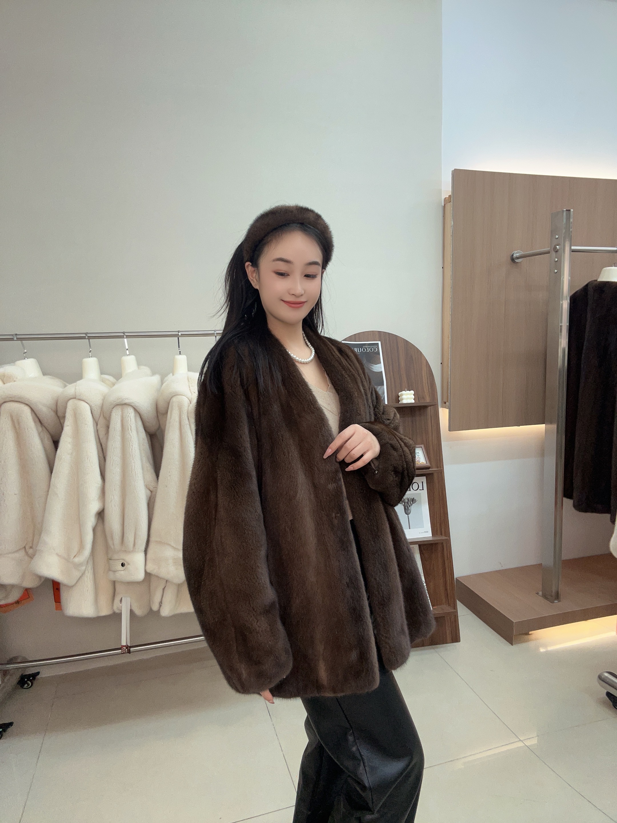 2025冬季咖啡紫金短二水貂外套百搭短款秋冬轻奢0175