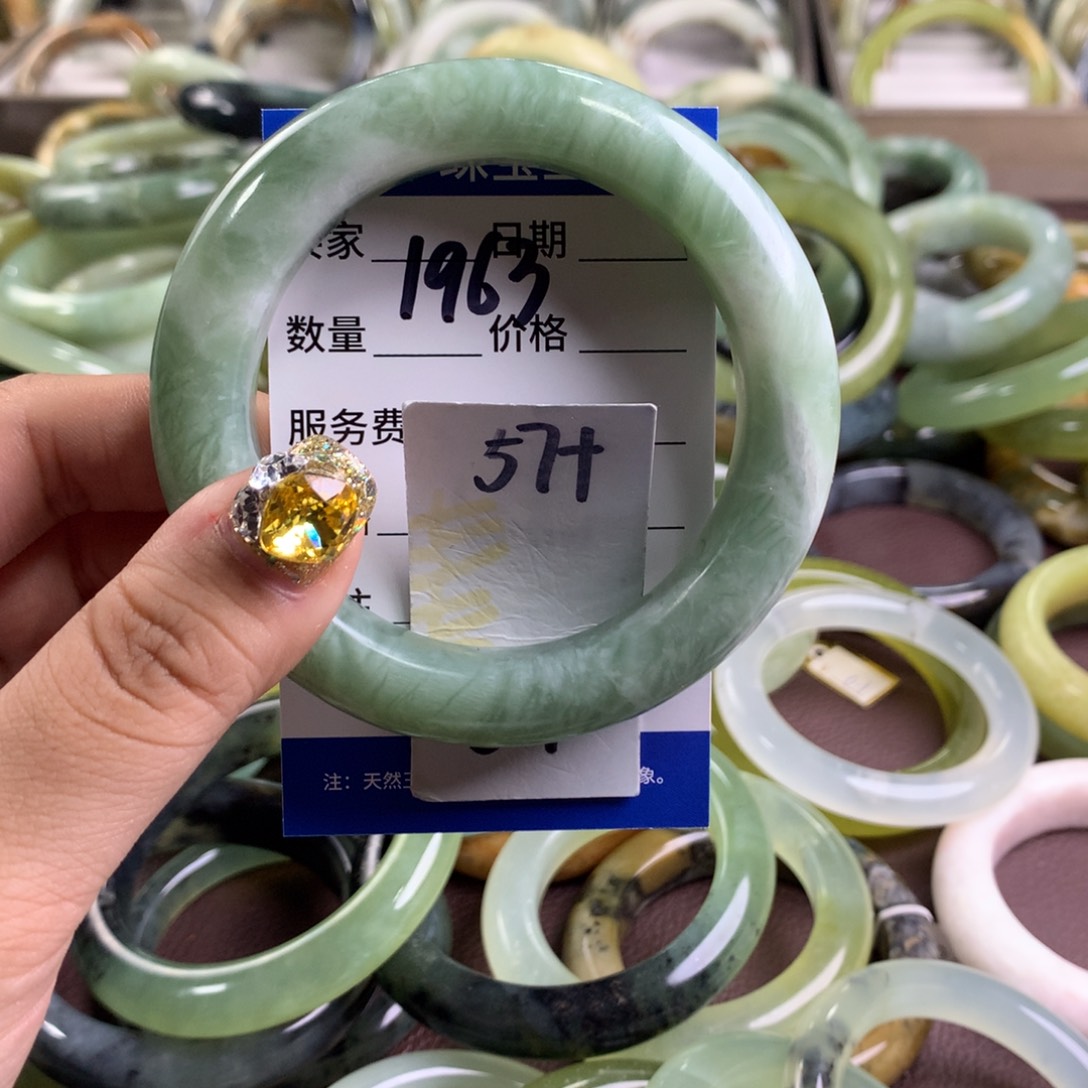 蛇纹石玉手镯未镶嵌1963