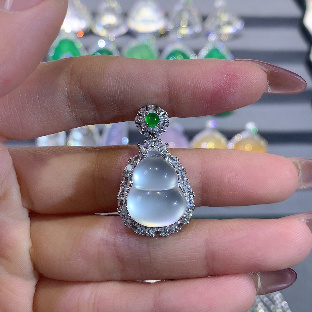 石英质玉颈饰银S925镶嵌小*念