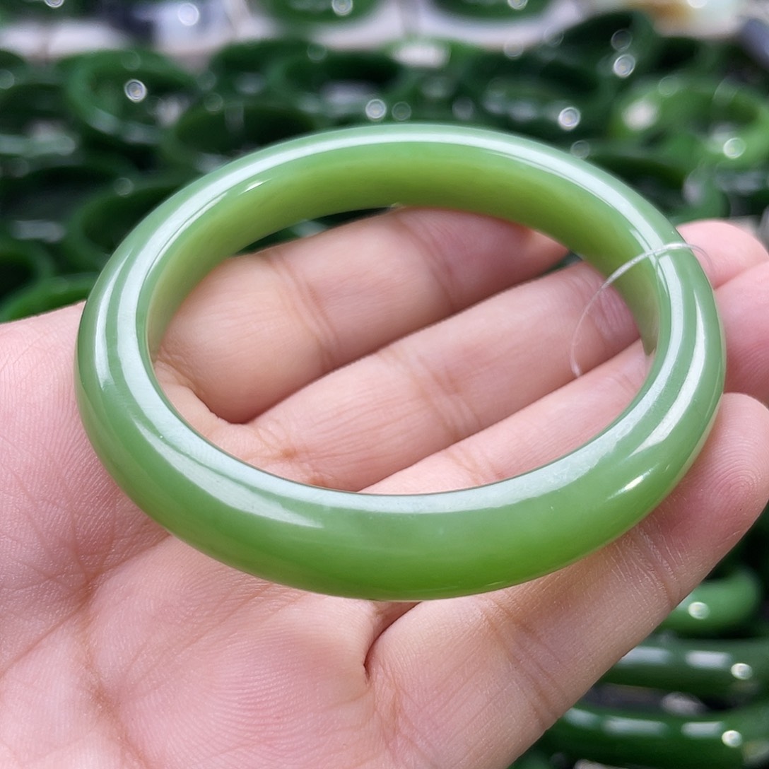 未镶嵌手镯和田玉（碧玉）