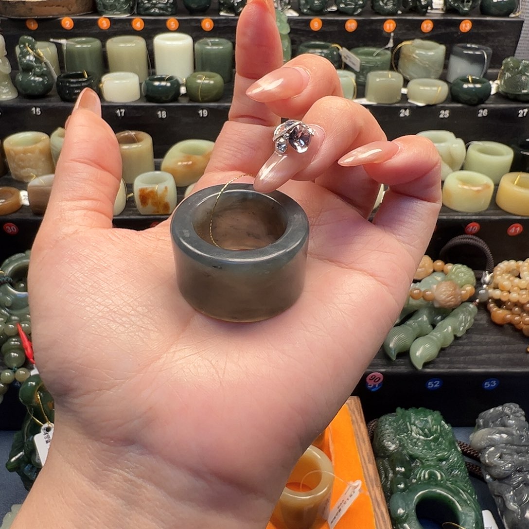 蛇纹石玉未镶嵌戒指内径22.8