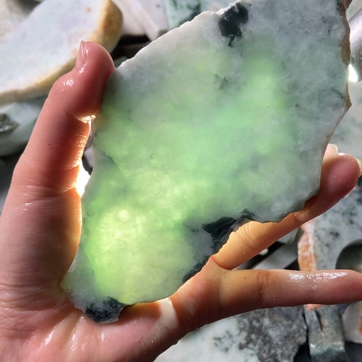 翡翠颈饰未镶嵌天然翡翠