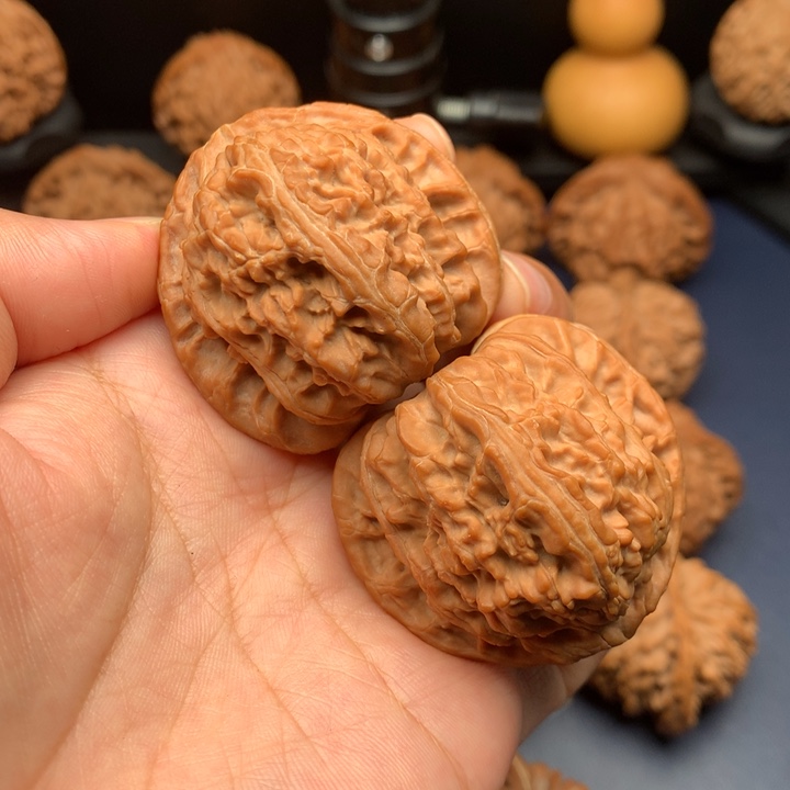 文玩核桃把件42老树三角白全品