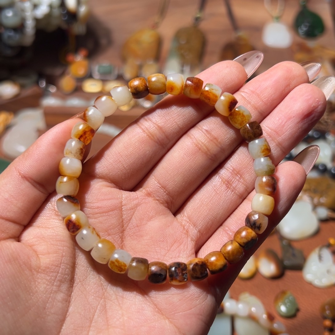 S***9和田玉未镶嵌颈饰