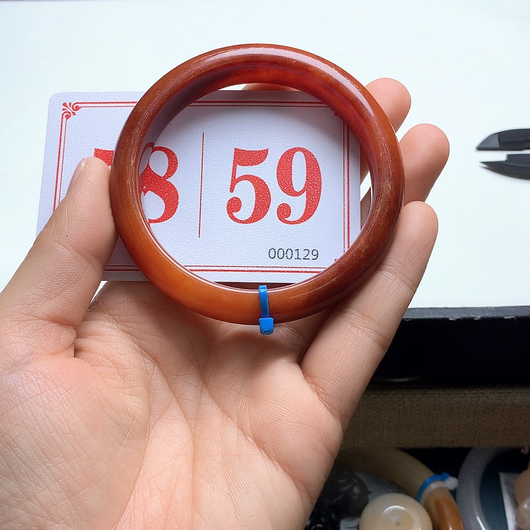 未镶嵌石英质玉（黄龙玉）手镯木**涵