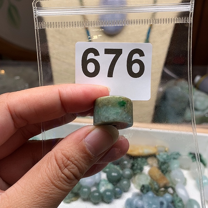 翡翠颈饰未镶嵌瑞*翡翠