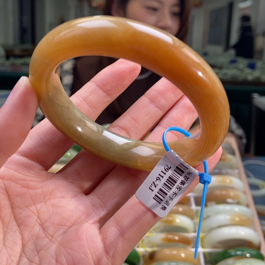 和田玉手镯未镶嵌57.9 58