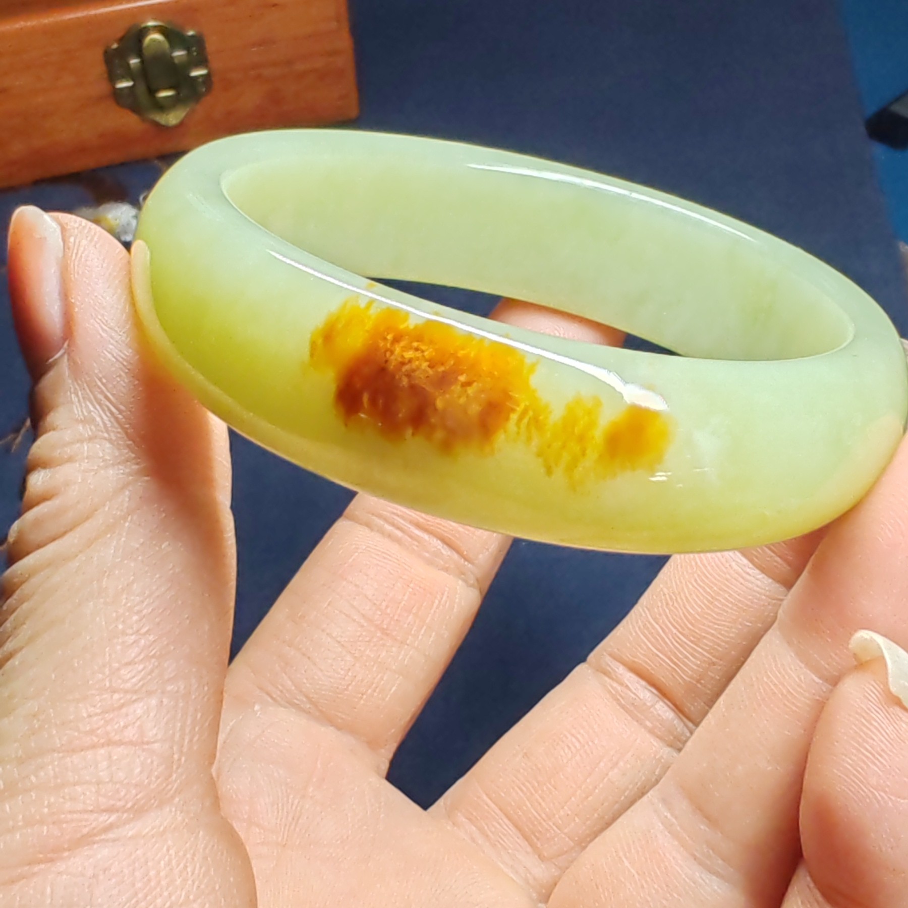 透闪石质玉黄白河磨玉玉镯手镯