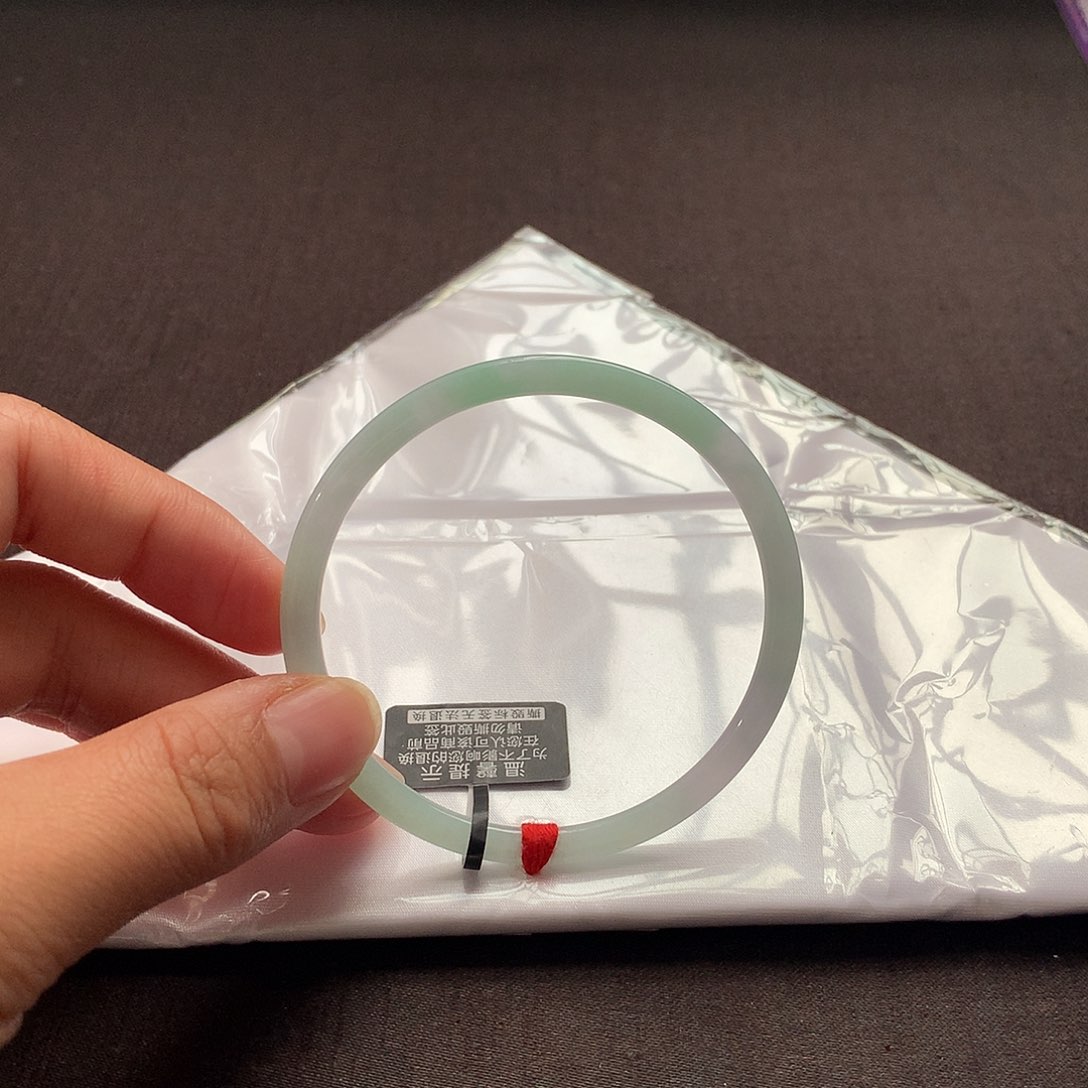 翡翠未镶嵌手镯54完美