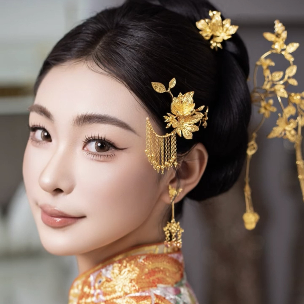 ETE ST2-12536新娘头饰 金色龙凤褂秀禾百搭流苏侧边一对