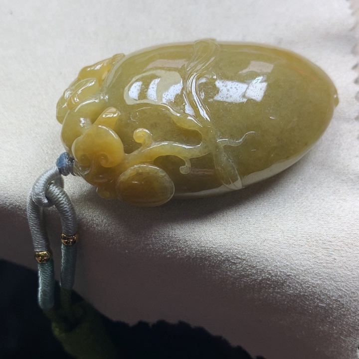 翡翠颈饰未镶嵌吊坠