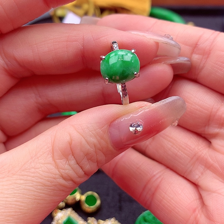 翡翠颈饰银S925镶嵌翡翠