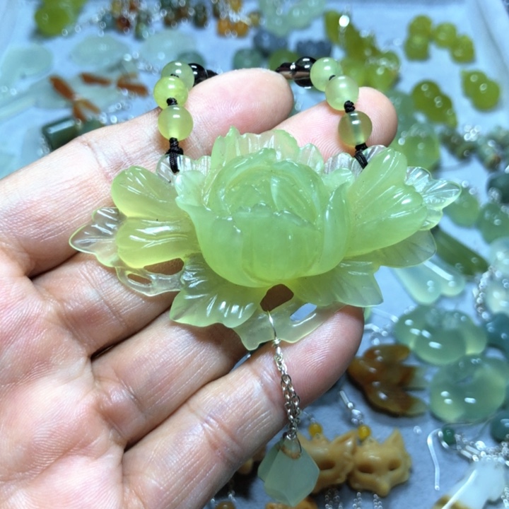 【闪购商品】蛇纹石玉挂件未镶嵌