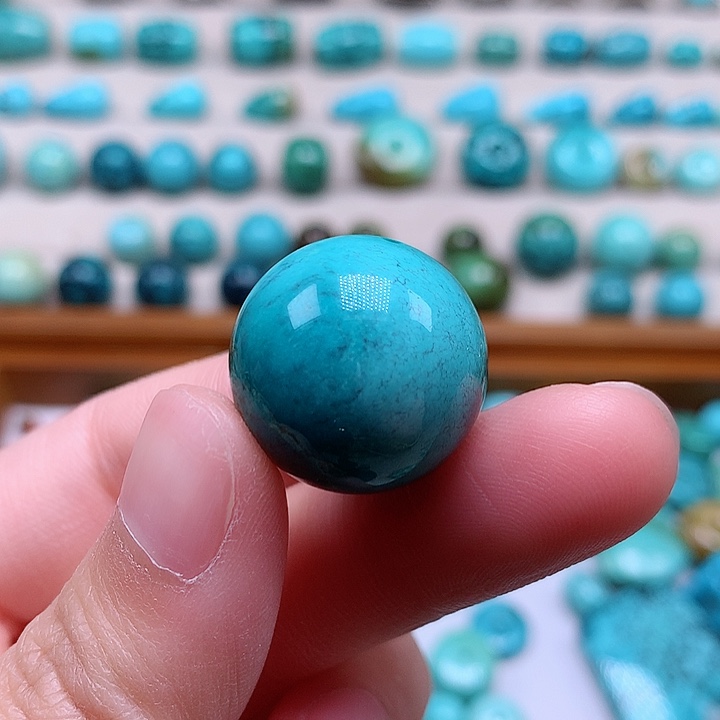 绿松石颈饰未镶嵌