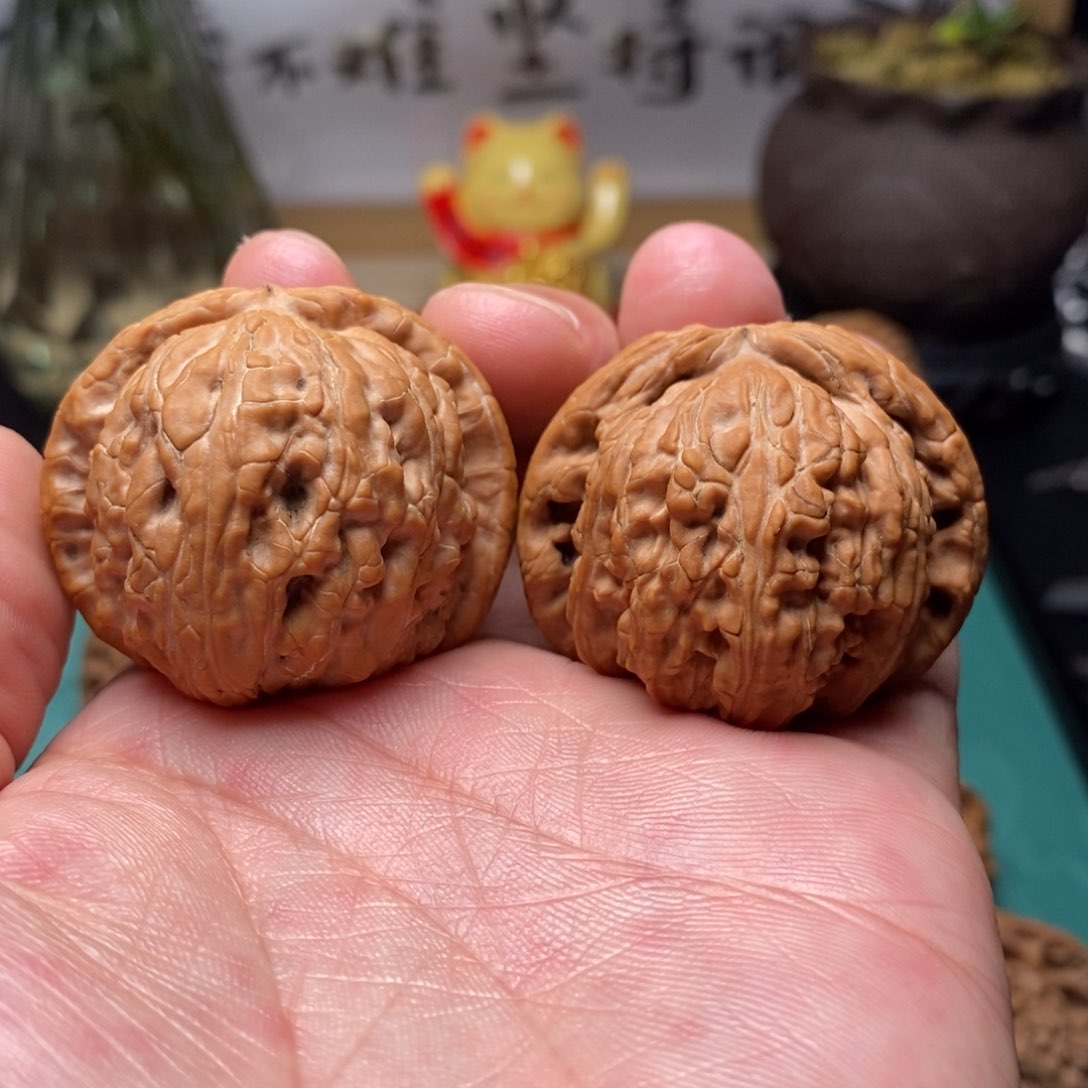 文玩核桃把件全品白狮子球白41.5