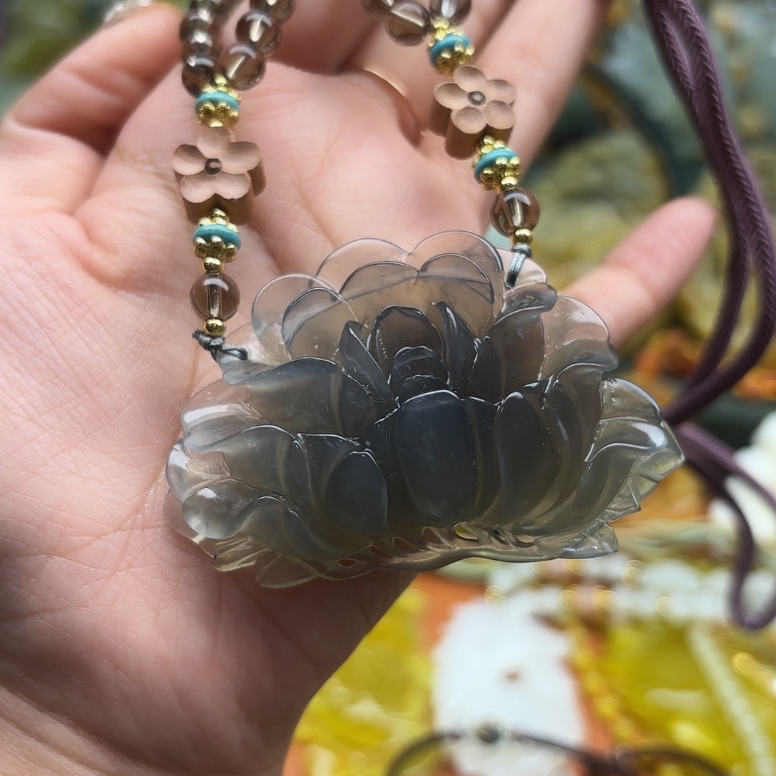 蛇纹石玉未镶嵌吊坠