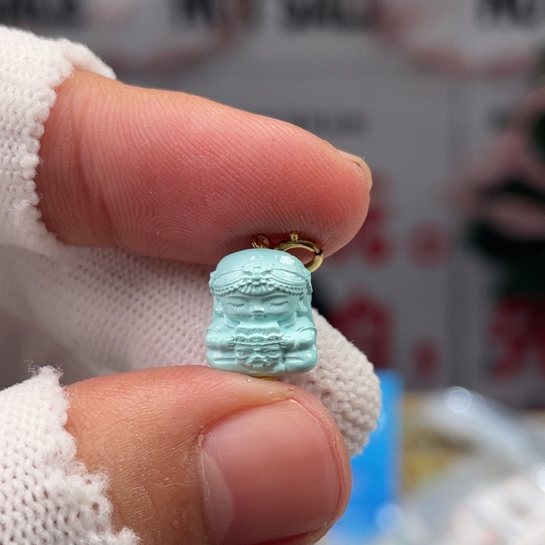 绿松石未镶嵌挂件